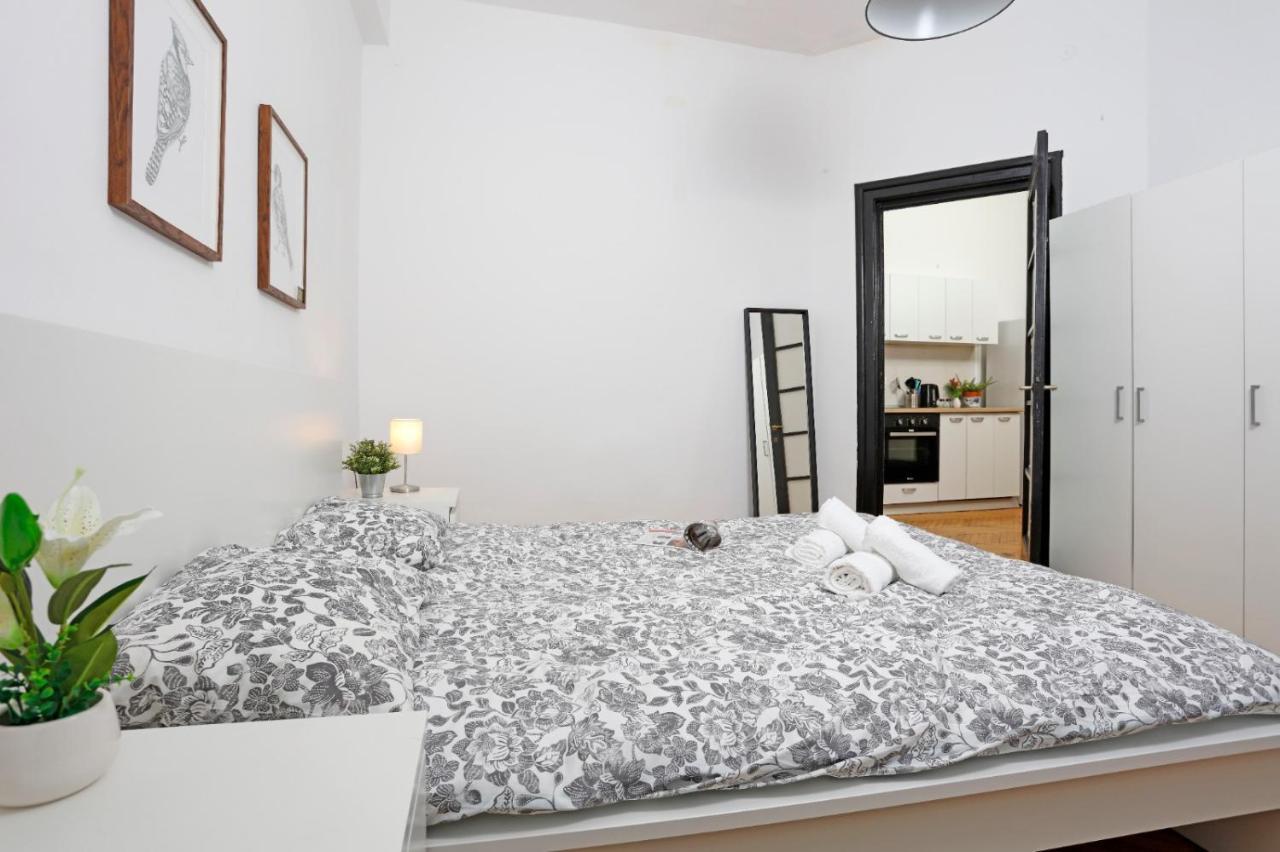 Lovely Apartment With 2 Bedrooms Bucareste Exterior foto